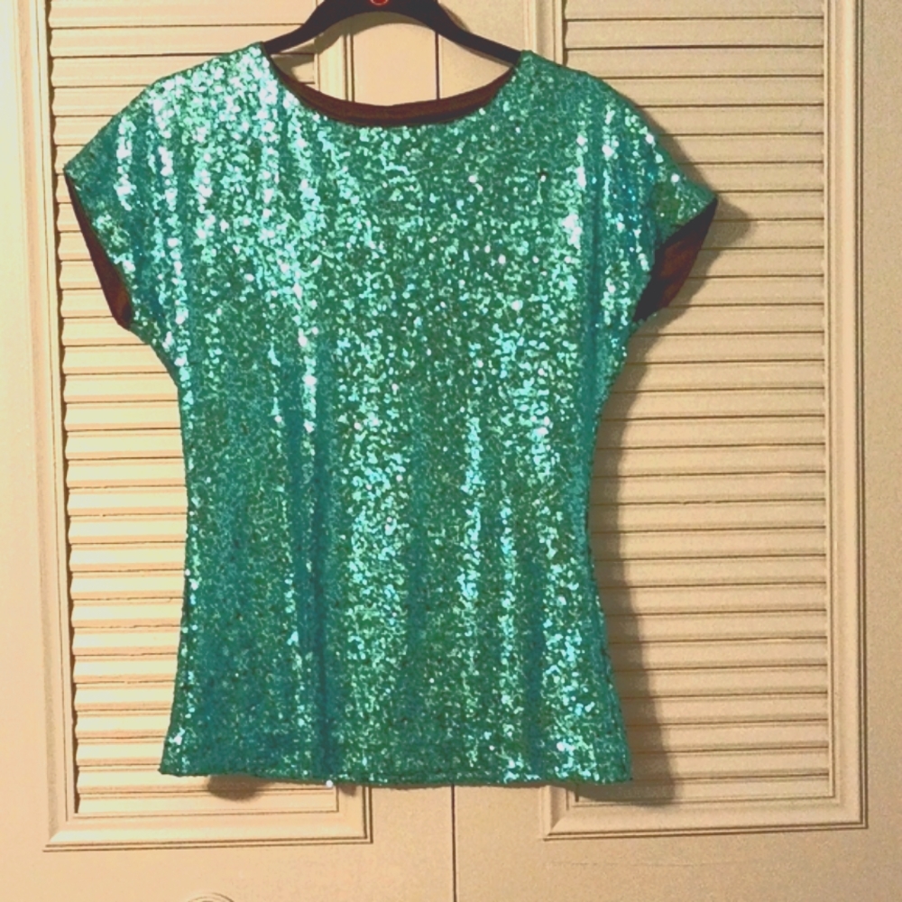 L Sequined Tee top